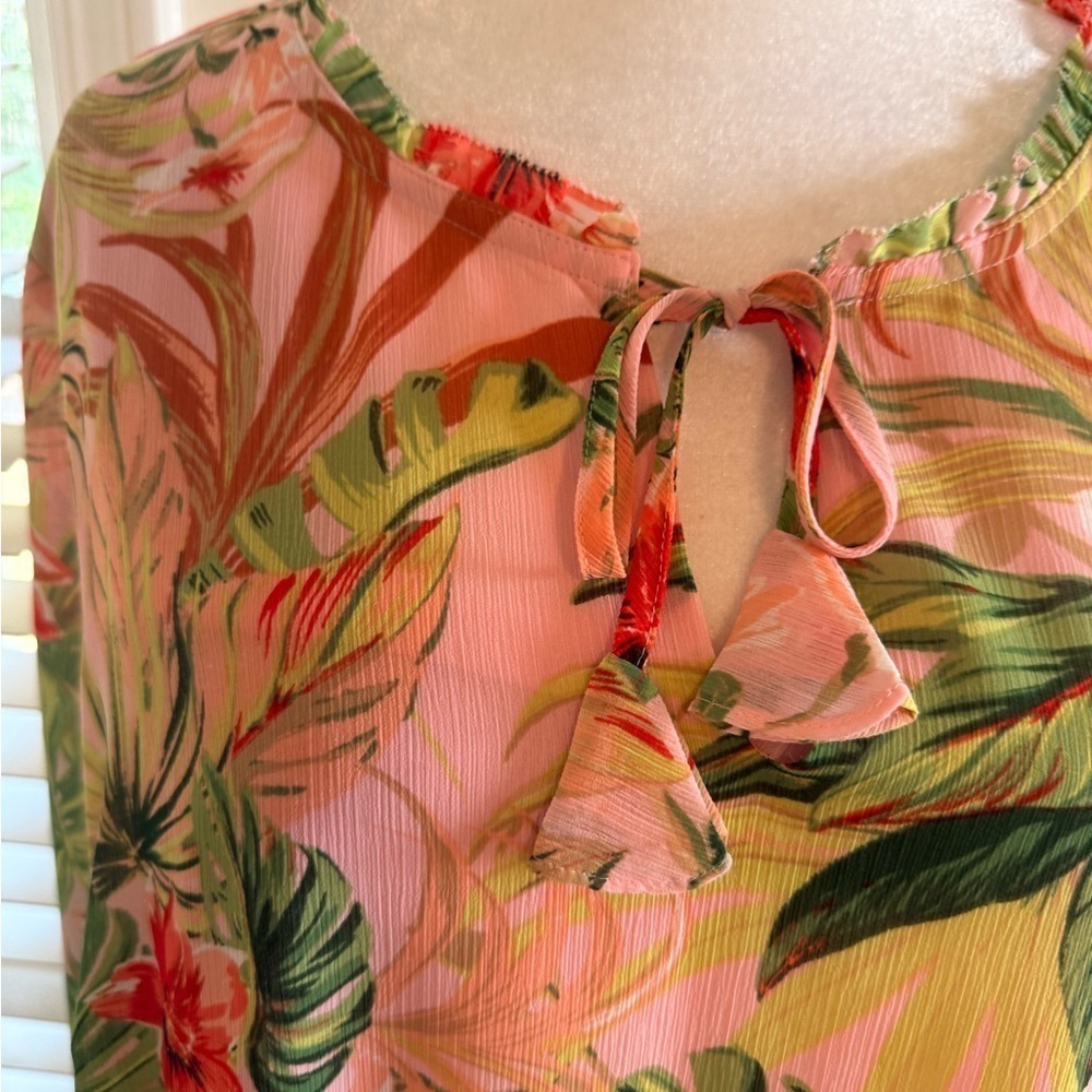 J Jill Womens Pink Tropical Floral Tunic Top Size XL Ruffle Tie Neck Bell Sleeve - Picture 4 of 9